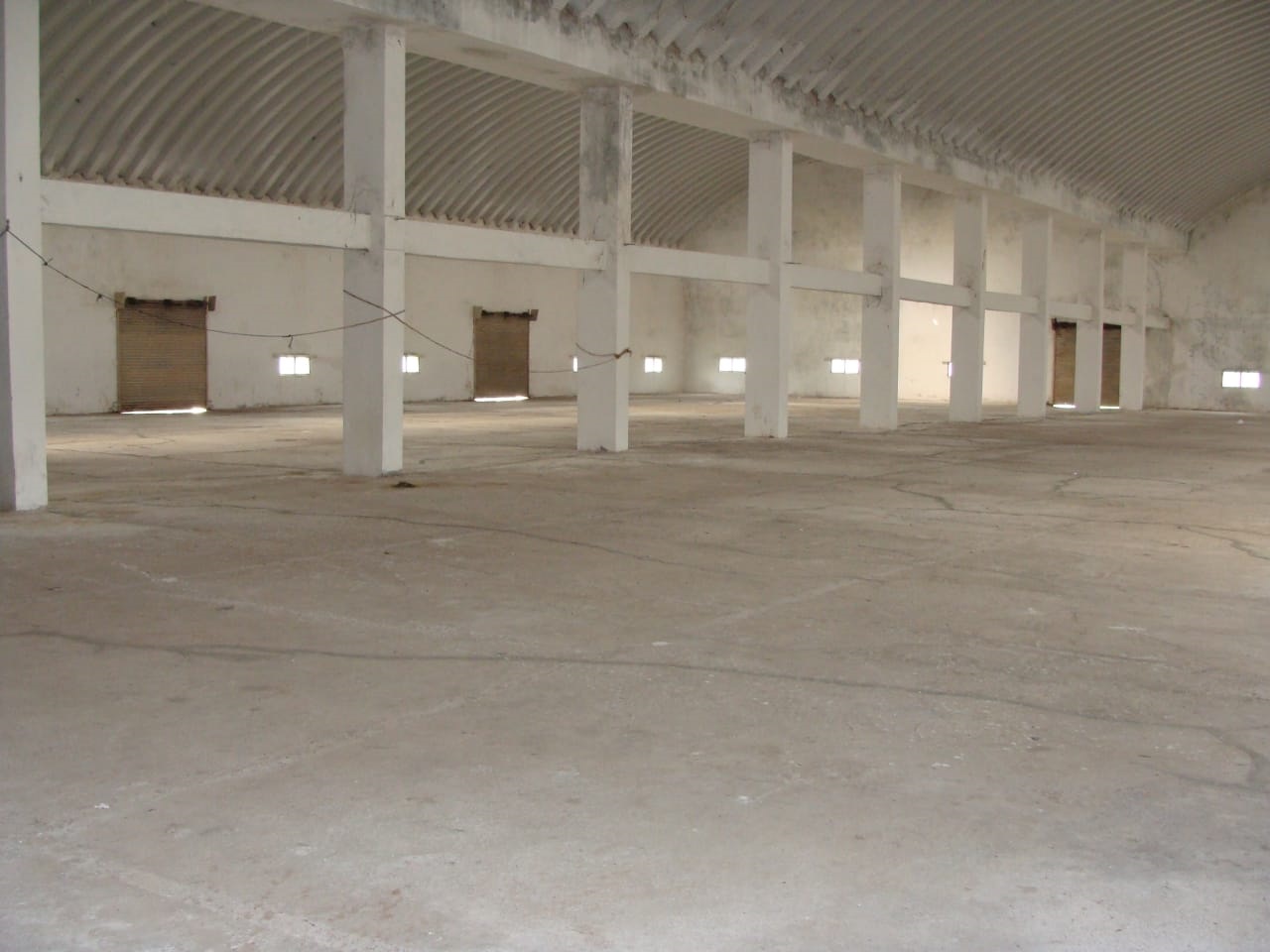 Column-Free Interior