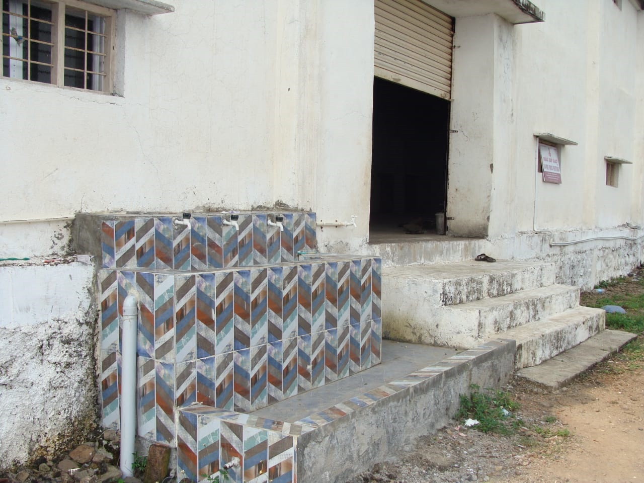 Loading Bays / Wash Area